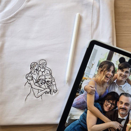 T-shirt con Ricamo Personalizzato da Foto – Stile Monolinea