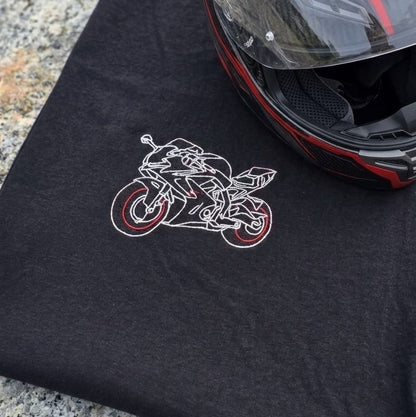T-shirt con Ricamo Personalizzato da Foto – Stile Monolinea