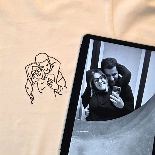 T-shirt con Ricamo Personalizzato da Foto – Stile Monolinea